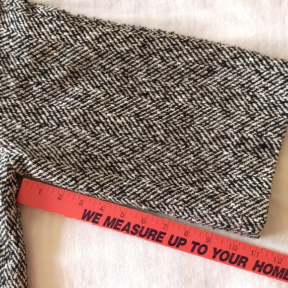 NWOT. Woman's Wool blended and full lined half length blazer. - Picture 7 of 8